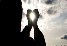 股票配资的最新资讯:杠杆买股票是否可以随时卖-9月3日国内四大证券报纸、重要财经媒体头版头条内容精华摘要